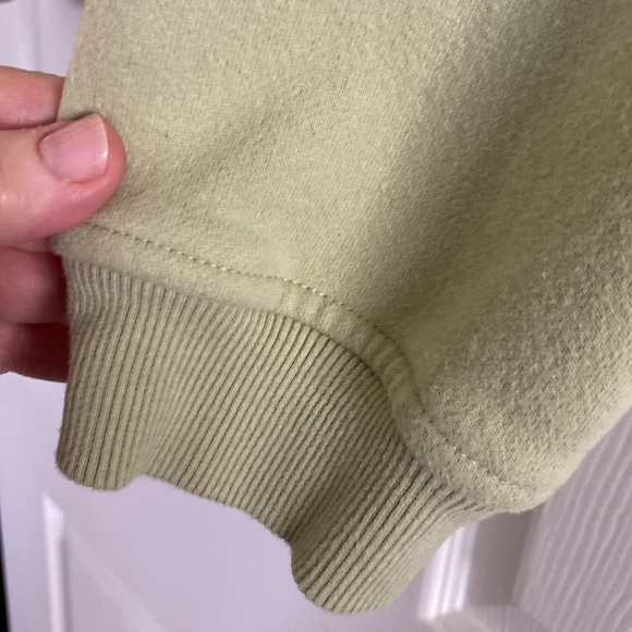 Pea green / mint zip up sweatshirt. Never worn. Size large.  Redfish Lake Idaho - Picture 5 of 6